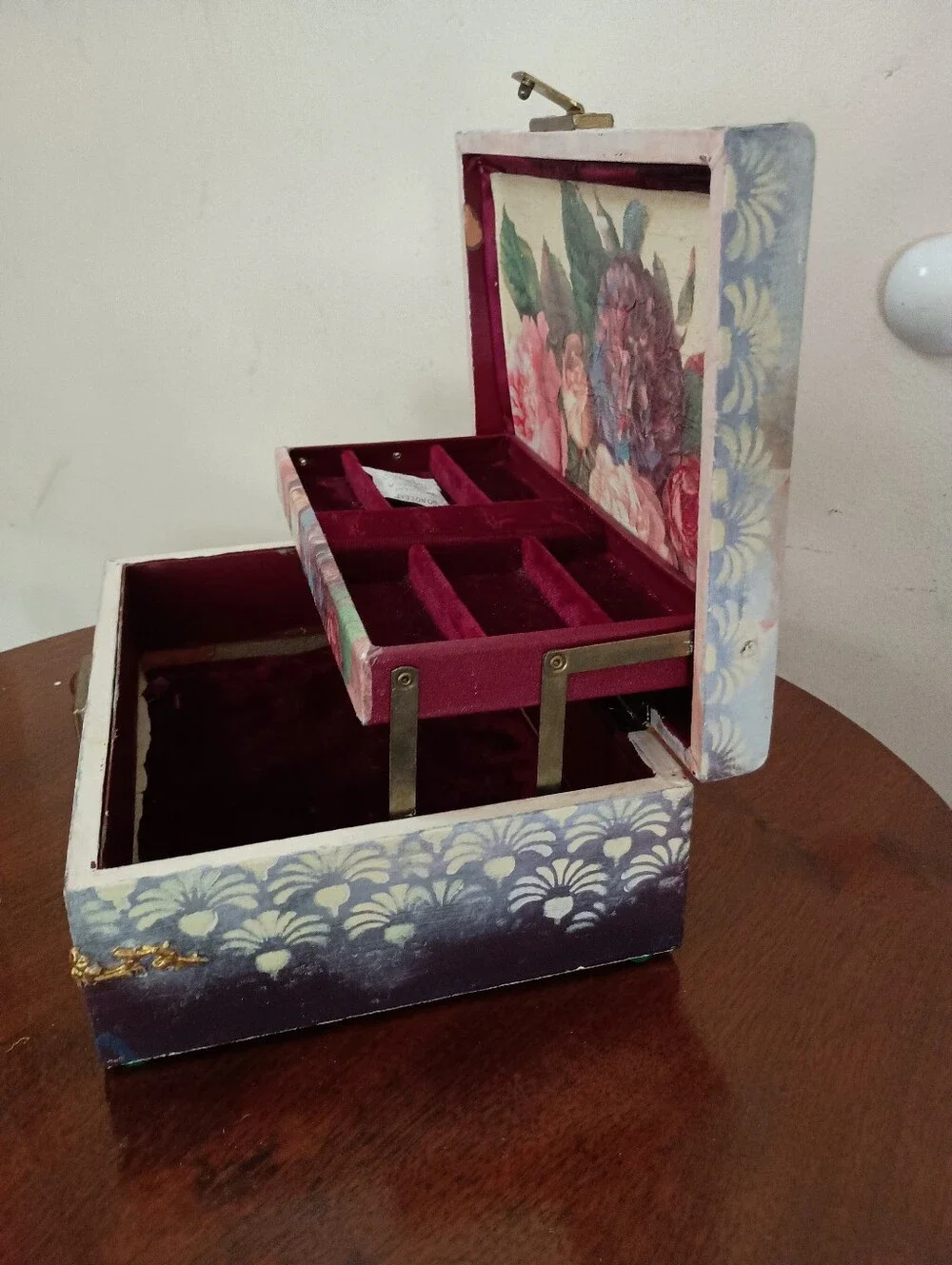 Vng Upcycled Paint/Decoupage Floral Jewelry Box